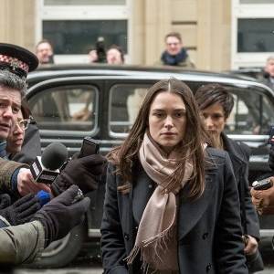 Brudna gra/ Official secrets(2019) - zdjęcia, fotki | Kinomaniak.pl