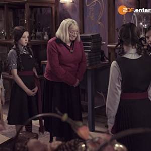 Fatalna czarownica/ The worst witch(2017) - zdjęcia, fotki | Kinomaniak.pl